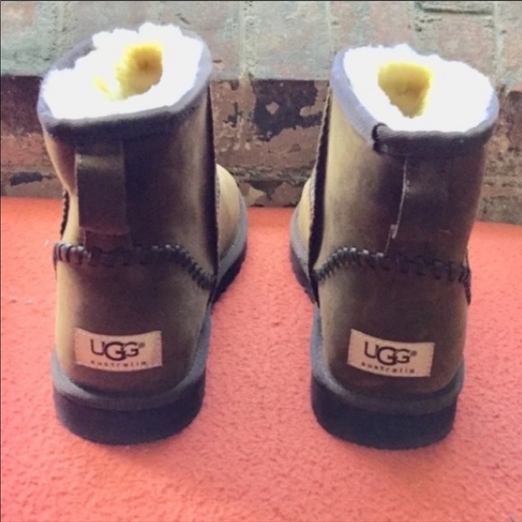 Uggs Loden Green NWOT Size 7 - Picture 8 of 16